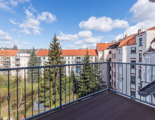 moderne Einbauküche, Dachgeschoss, Balkon - 3 Raumwohnung in Haselbrunn von Plauen zur Miete - Foto 1