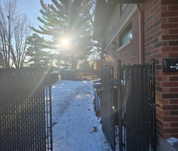 298 8e Avenue - Photo 3