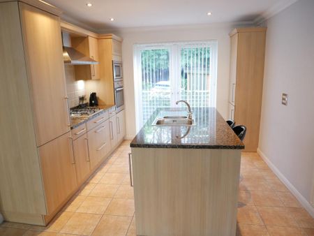 2 bedroom ground floor flat to rent - Photo 5