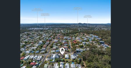 Spacious Family Home with Pool and Leafy Outlook - Photo 4