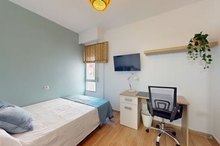 Carrer dEscalante, Valencia, Valencian Community 46011 - Photo 4