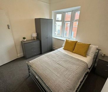 1 bedroom in a house share to rent - Photo 4