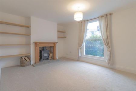 4 bedroom terraced house to rent - Photo 2