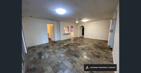 Spacious Townhouse - Photo 5