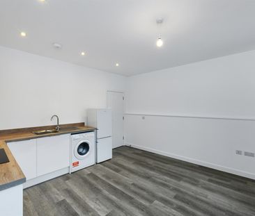 7, 10 Third Avenue - Photo 4