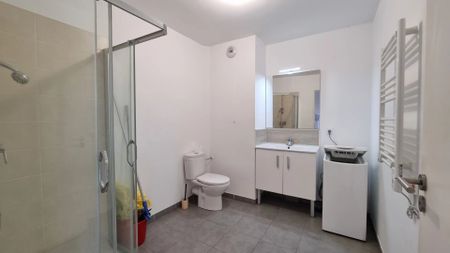 Location Appartement 2 pièces 39m² ST LAURENT DU VAR 06700 - Photo 5