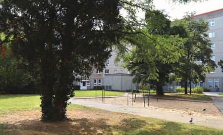 Genießen Sie das Wohnen in Innenstadtnähe - Photo 2