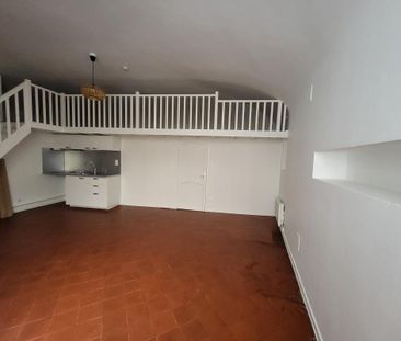 Location Appartement 1 pièce 30m² LYON 2ème - Photo 3