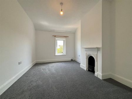 3 bedroom semi-detached house to rent - Photo 3