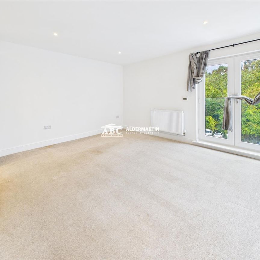 Soothouse Spring, AL3 6NR, St. Albans - Photo 1