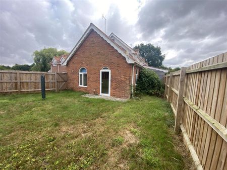 1 bedroom terraced house to rent - Photo 2