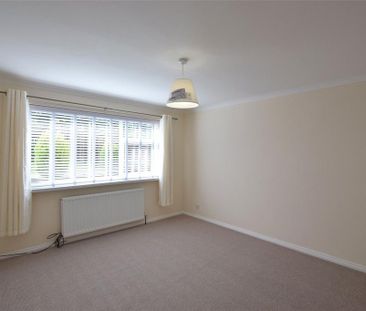 2 bedroom semi-detached bungalow to rent - Photo 2