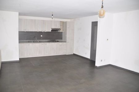 RUSTIG GELEGEN APPARTEMENT VAN 96M² MET RUIM TERRAS IN LANAKEN - Photo 4