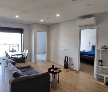 Unfurnished 2 bedroom Apartment Albany with one carpark - Photo 3
