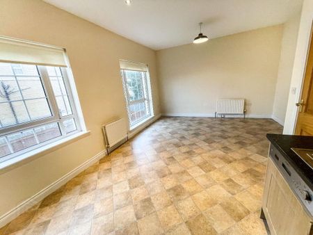 18 Berkeley Hall Square, Lisburn, BT27 5TB - Photo 3