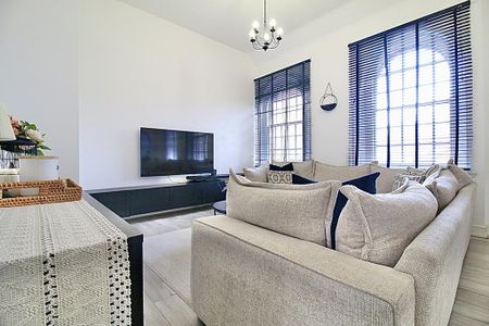 3 bedroom apartment to rent - Photo 4