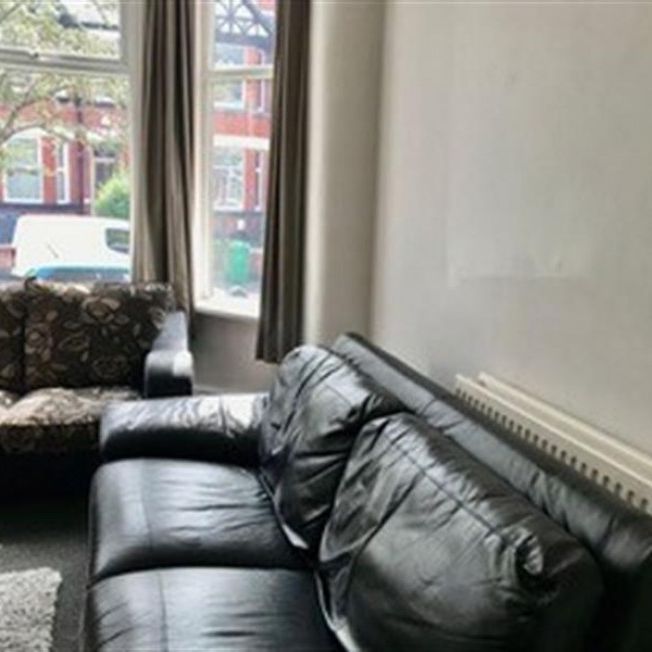 6 Bedroom Terraced To Let - Photo 1