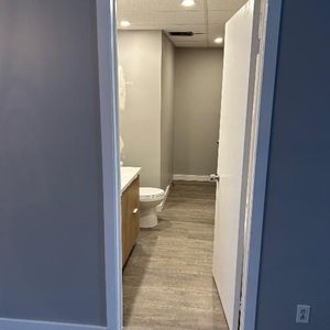 Logement 4 1/2 Fraîchement remis à neuf à louer. - Photo 2