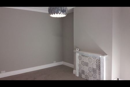 3 Bed Terraced House, Zoar Street, LS27 - Photo 2