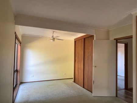Neat & Tidy in South Shepp! - Photo 3