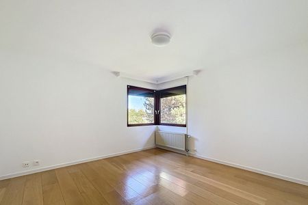 Maison bel étage 3 façades 221m² - 5 ch. jardin 400m² terrasse, garage, parking - Photo 4