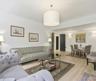 3 Bed Flat, Gloucester Square, W2 - Photo 1