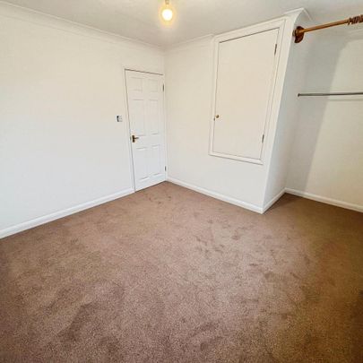 2 bedroom end of terrace house to rent - Photo 1
