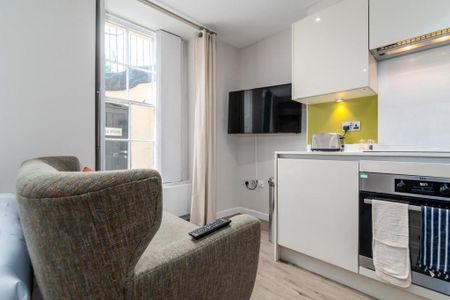 1 bedroom serviced apartment to rent - Photo 2