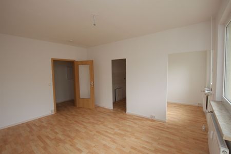 Kuschelige 1-Raum-Wohnung mit Balkon und Aufzug sucht neuen Bewohner - Photo 2