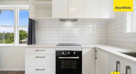 Stylish Family Home in a Quiet Glendene Street - Photo 2
