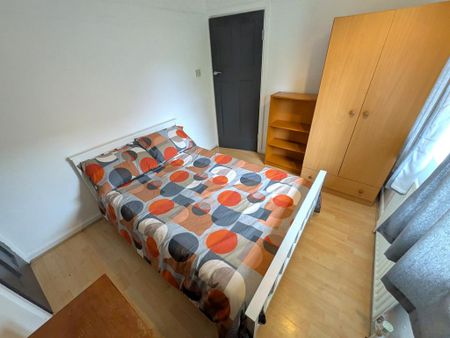 3 bedroom terraced house to rent - Photo 5