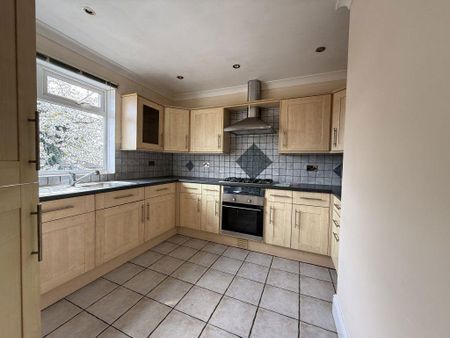3 bedroom maisonette to rent - Photo 5