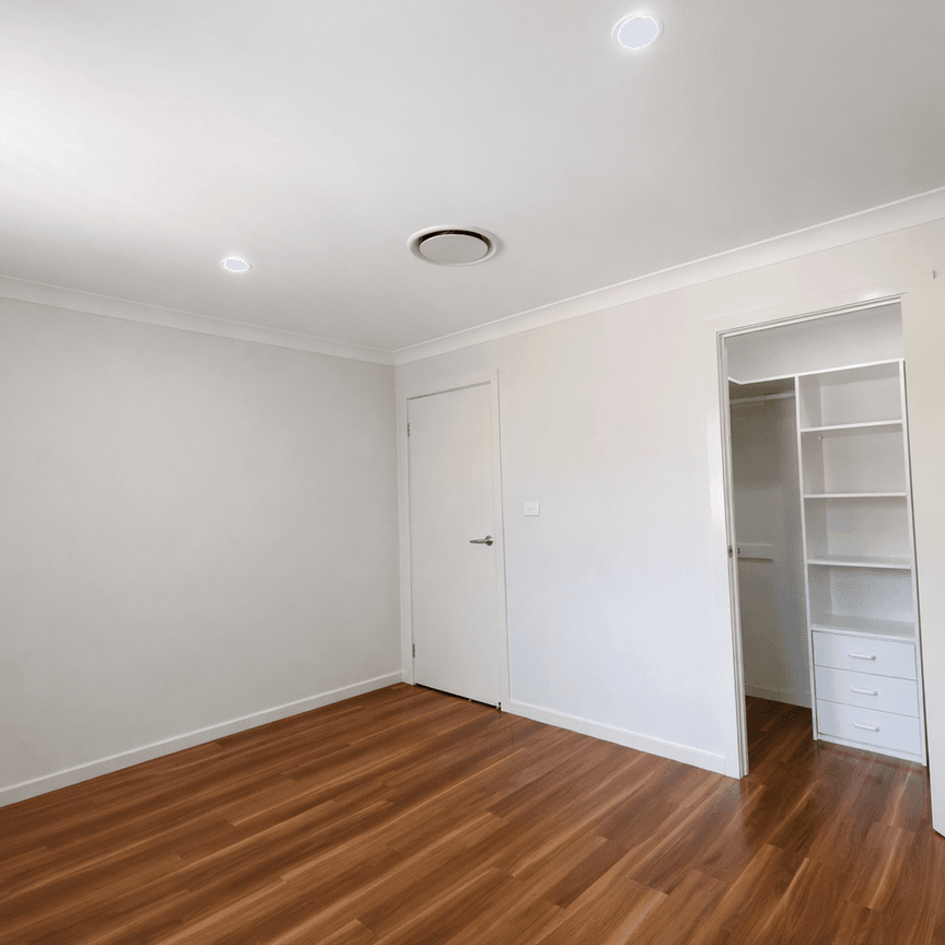 Spacious And Modern 3 Bedroom Townhouse - Photo 1