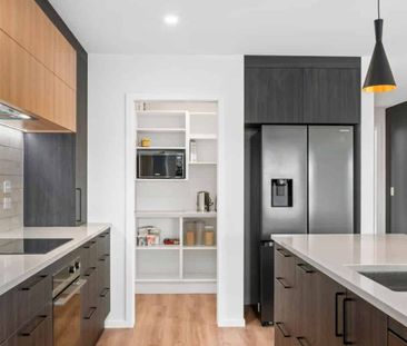 Winter Rental – Modern Family Living in Northlake - Photo 4