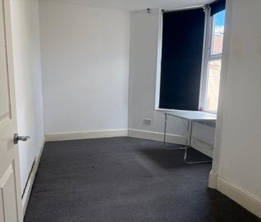 Studio Flat, Stapleton Road, BS5 - Photo 2