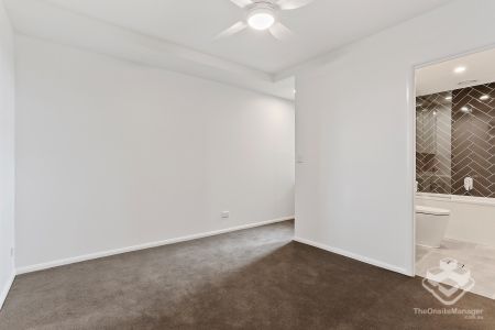 Parkside Living in the Heart of Chermside Available from 1 September 2026 for AUD$795 per week - Photo 3