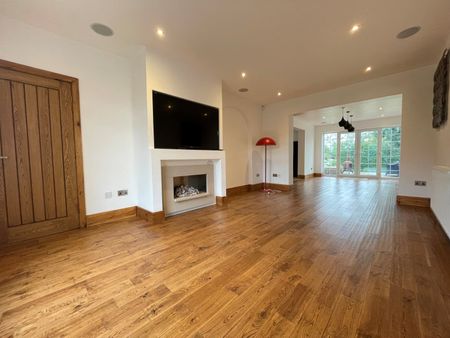 4 bedroom detached house to rent - Photo 5