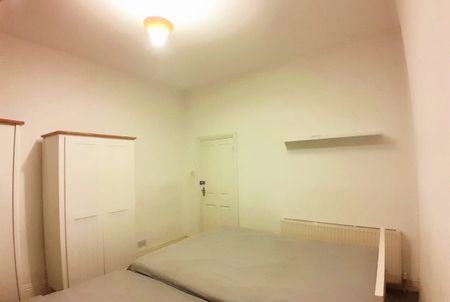 2 Bed Flat, Pepys Road, SE14 - Photo 2