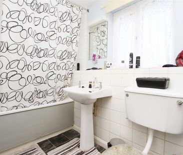 Humber Close, West Drayton, UB7 - Photo 4