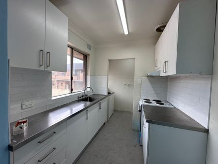 Comfortable 2-Bedroom Apartment in a Convenient Auburn Location!! - Photo 4