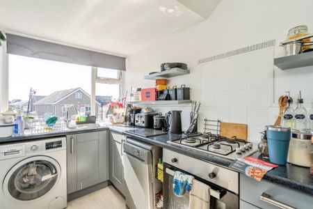 Normanton Avenue, Bognor Regis - Photo 3