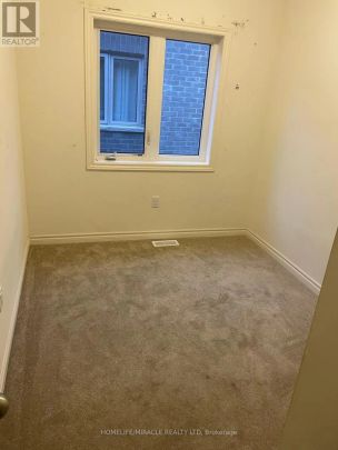 78 DONALD FICHT CRESCENT - Photo 1