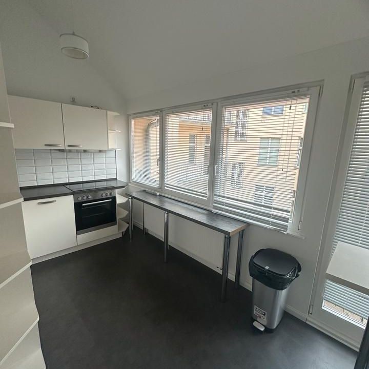 Untermiete vollmöblierte 2-Zimmer-Wohnung WG möglich - Photo 1