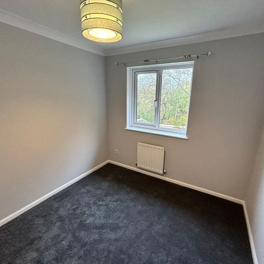 Lansdowne Close, Batley - Photo 1