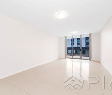 Brand New Tile ,Spacious & Modern split level Apartment with 2 Balc... - Photo 2