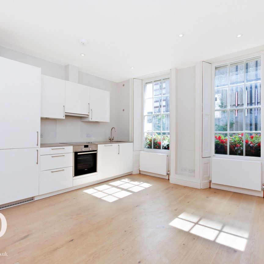 Flat, Ganton Street, Soho, W1F - Photo 1