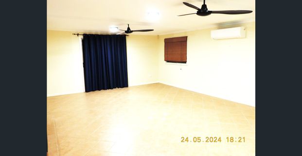 *** BIG LIVING AREA + NEAR SCHOOL, BUS, SHOPS *** - Photo 1