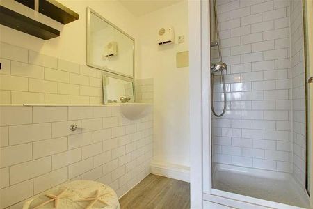 Ovaltine Drive, Kings Langley, WD4 - Photo 2