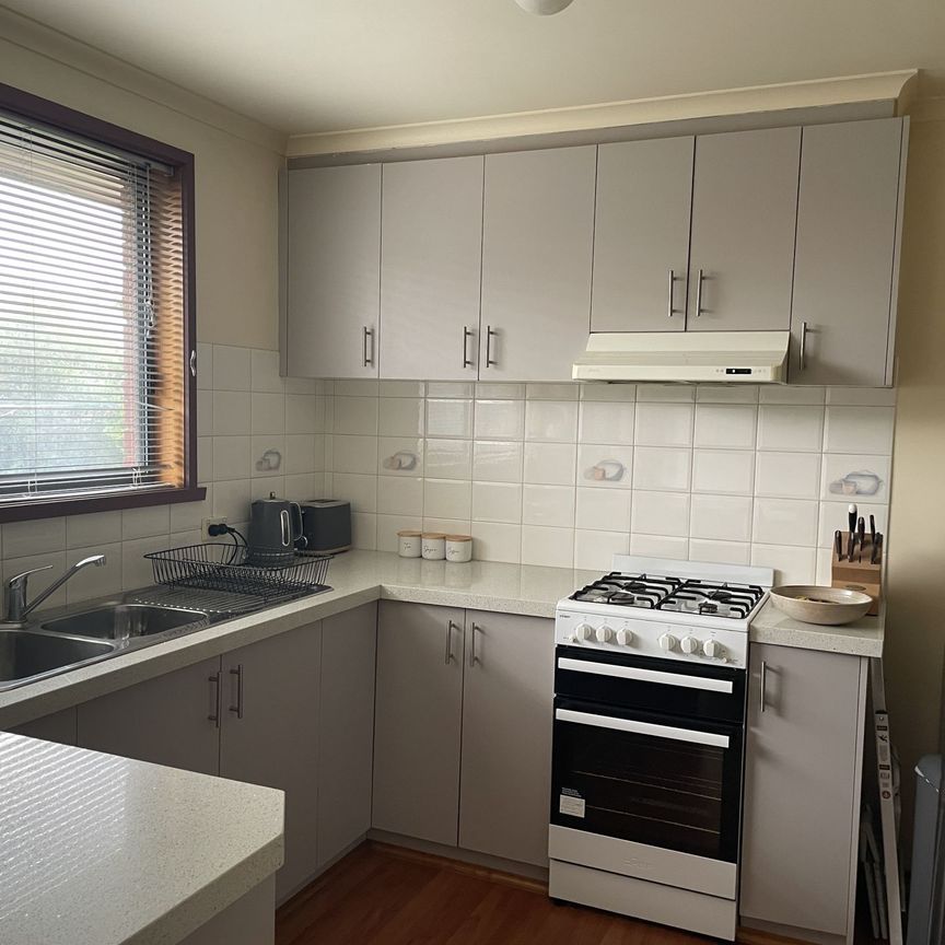 1/7 Gresham Court Golden Square VIC - Photo 1