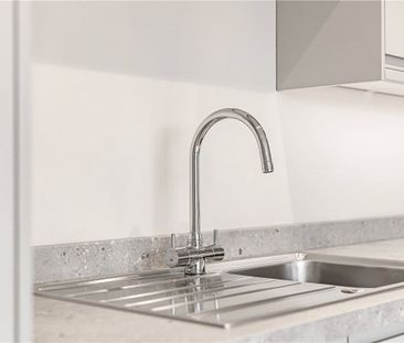 Spacious and brand new 2 bedroom and 2 bathroom top floor apartment... - Photo 4